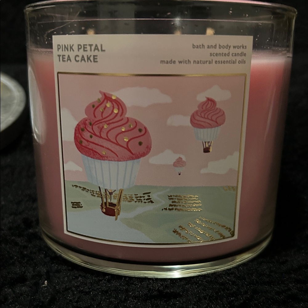 Bath & Body Works Pink Petal Tea Cake Candle